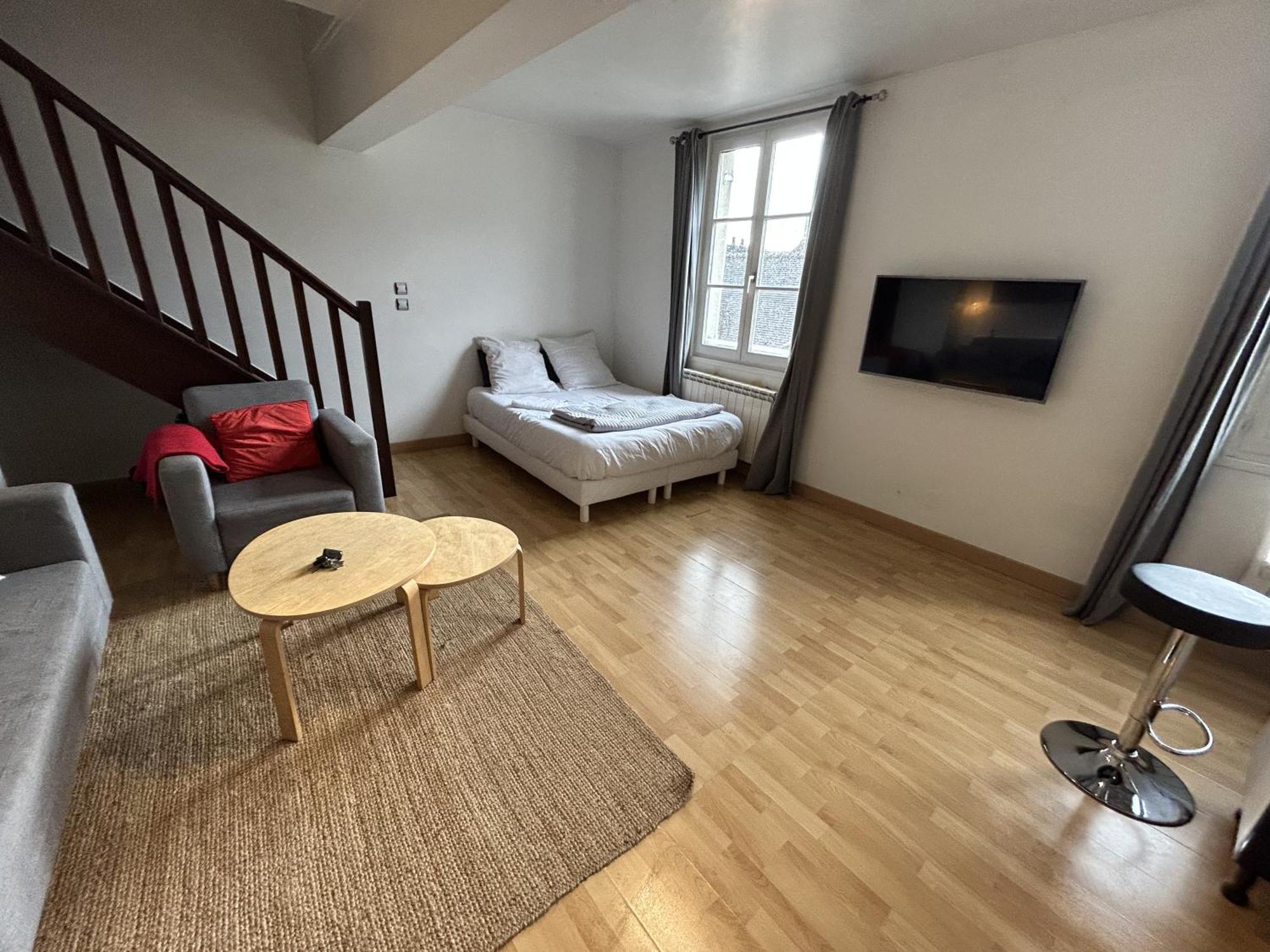 Duplex Cosy Flat - Hyper-Centre Senlis Apartment Senlis  Exterior photo